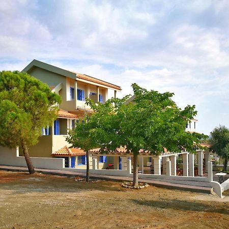 Olive Bay Hilltop Apartments אמוליאני מראה חיצוני תמונה