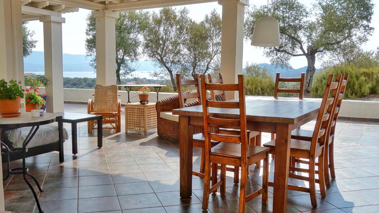 Olive Bay Hilltop Apartments אמוליאני מראה חיצוני תמונה